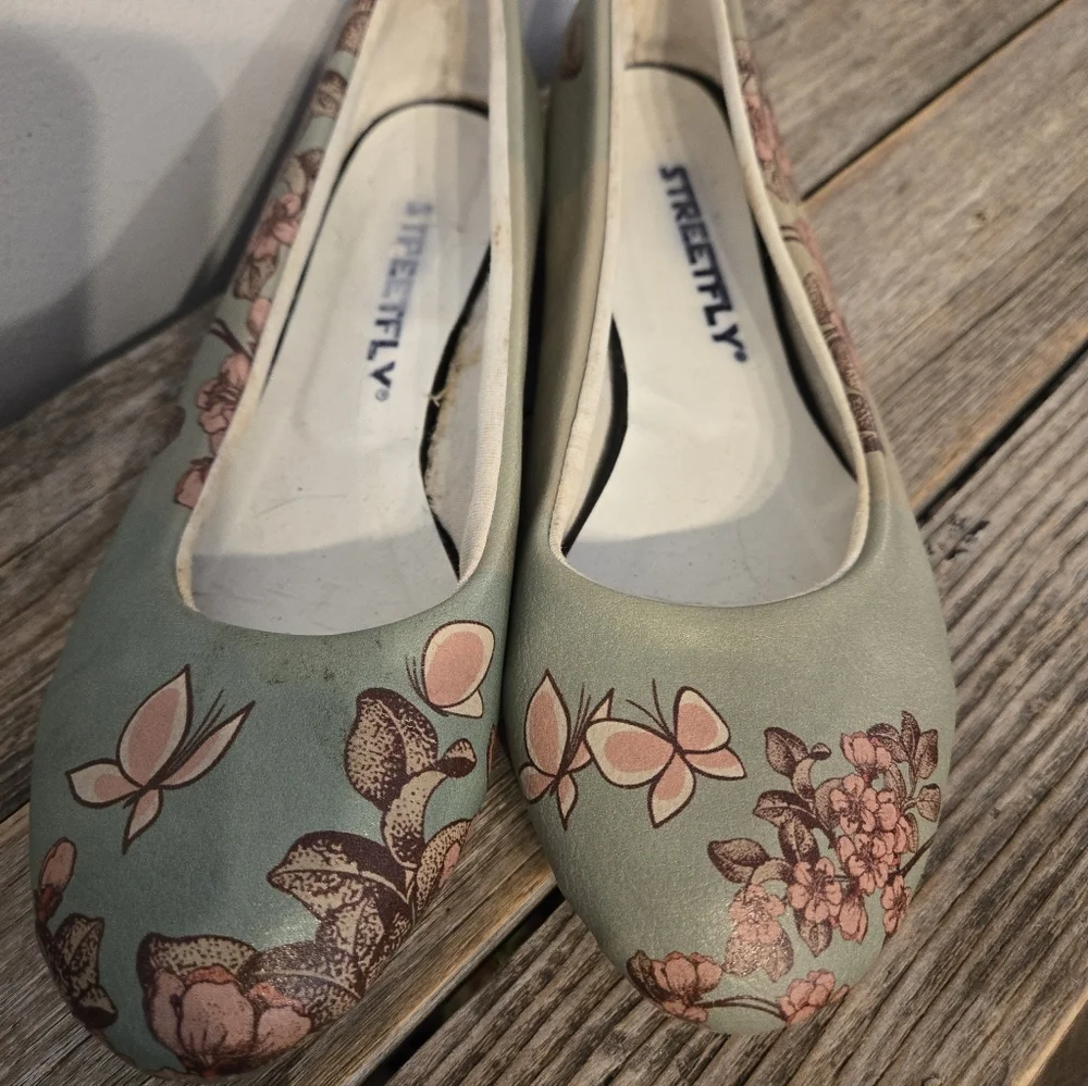 Streetfly Women's Floral Green Ballet Flats